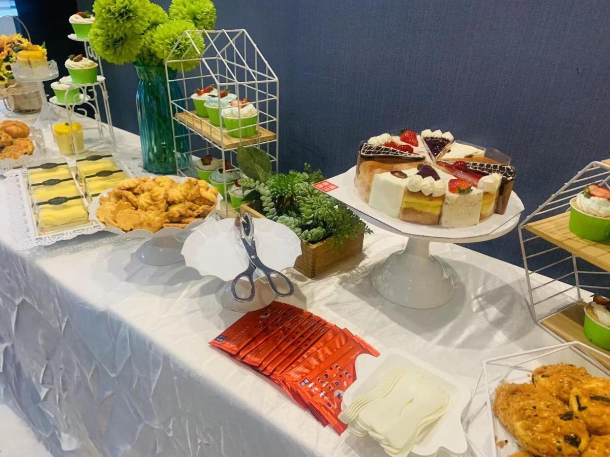 Holiday Inn Express - Wuhan Optical Valley By Ihg Bagian luar foto