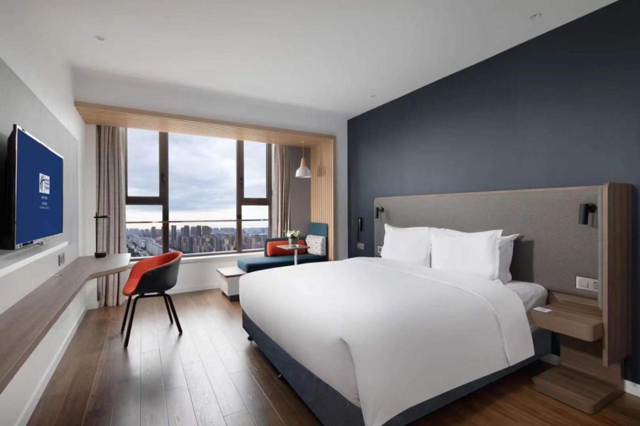 Holiday Inn Express - Wuhan Optical Valley By Ihg Bagian luar foto