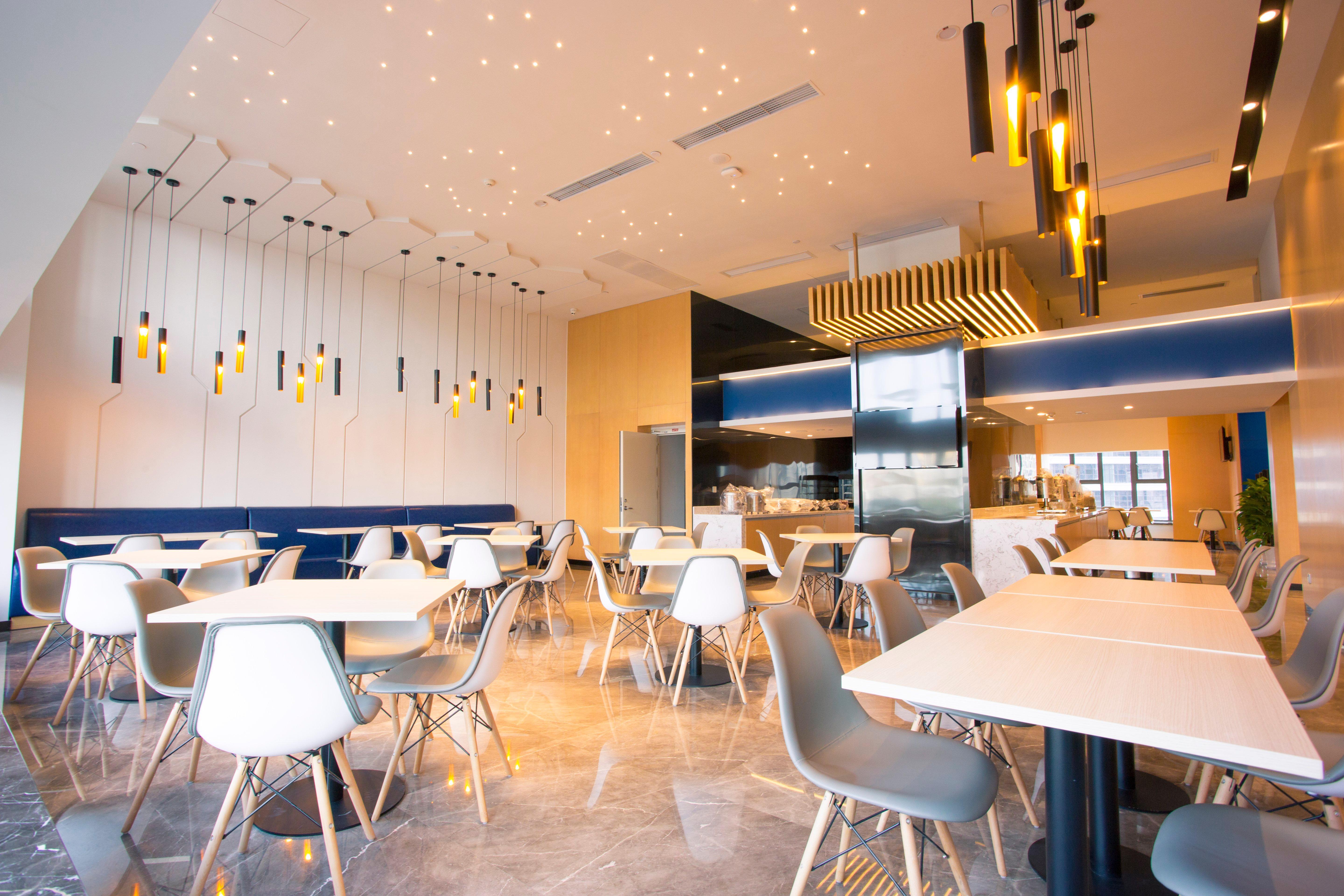 Holiday Inn Express - Wuhan Optical Valley By Ihg Bagian luar foto