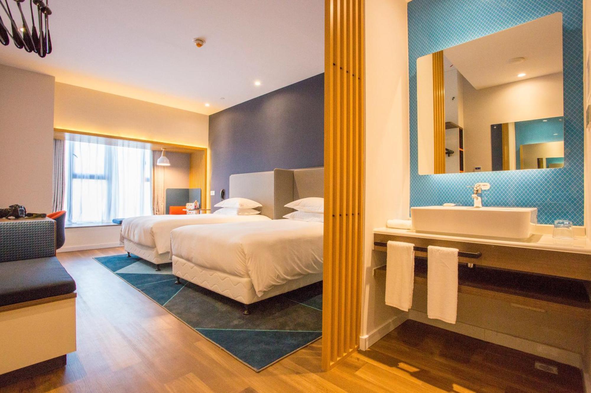 Holiday Inn Express - Wuhan Optical Valley By Ihg Bagian luar foto